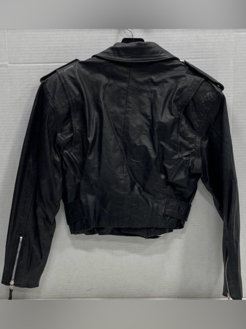 Vintage 80’s Wilson Cropped Leather Moto Jacket w/Belt, Pockets, Zippers   Sz M - Picture 3 of 5